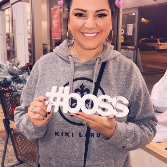 Meet your Posher, Becka - Picture 6 of 8